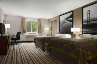 Super 8 by Wyndham Manistee - Manistee - 2