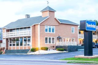 Travelodge by Wyndham South Burlington - Burlington - 0