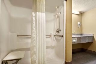 Super 8 by Wyndham Hattiesburg North - University Area - 1