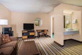 Super 8 by Wyndham Sevierville Riverside - Sevierville - 2