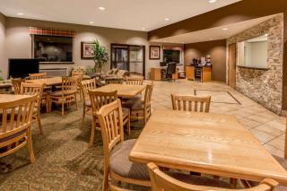 Super 8 by Wyndham Woodburn - Woodburn - 9