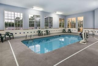 Super 8 by Wyndham Fayetteville - Fayetteville - 8
