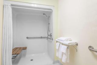 Super 8 by Wyndham Fayetteville - Fayetteville - 6
