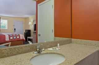 Super 8 by Wyndham Chipley - Chipley - 5