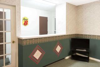 Super 8 by Wyndham Taylorville IL - Taylorville - 8