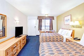Travelodge by Wyndham Banning Casino and Outlet Mall - Banning - 2