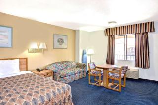 Travelodge by Wyndham Banning Casino and Outlet Mall - Banning - 1