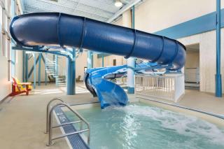 Travelodge by Wyndham Edmonton West - Edmonton - 2