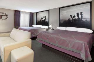 Super 8 by Wyndham Victoria/North/Mall Area - Victoria - 9