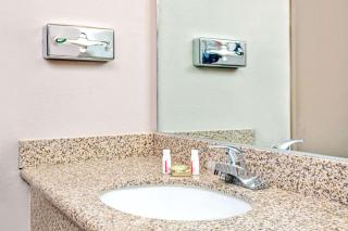 Super 8 by Wyndham Upland Ontario CA - Upland - 2