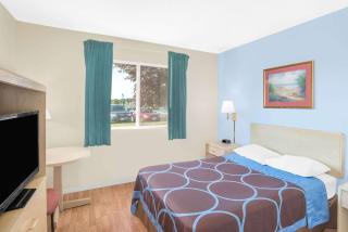 Super 8 by Wyndham Canandaigua - Canandaigua - 1