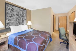 Super 8 by Wyndham Seville - Seville - 1