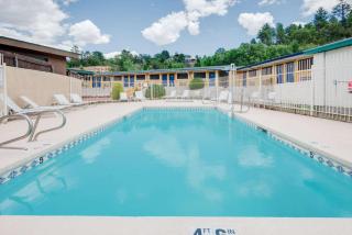 Travelodge by Wyndham Ruidoso - 0