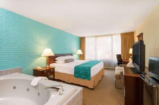 Howard Johnson by Wyndham Williamsburg - Williamsburg - 2