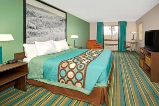 Super 8 by Wyndham Denver Stapleton - Denver - 4