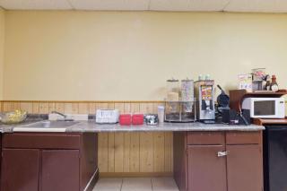 Knights Inn Brenham - 2