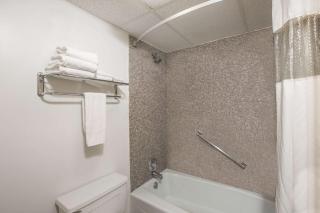 Travelodge by Wyndham Great Bend - Great Bend - 7