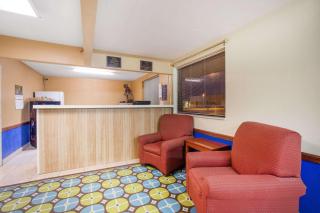 Travelodge by Wyndham Great Bend - Great Bend - 4
