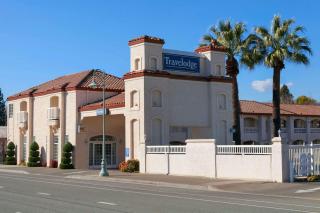 Travelodge by Wyndham Redding CA - Redding - 9