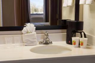 Super 8 by Wyndham Woodward - Woodward - 1