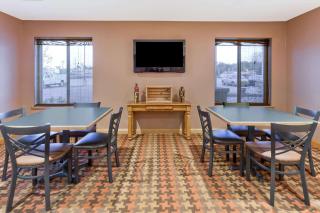 Super 8 by Wyndham Cloverdale IN - Cloverdale - 8