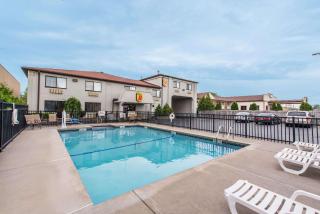 Super 8 by Wyndham Niagara Falls - 3