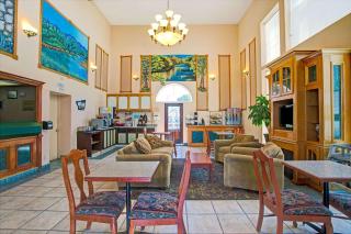 Travelodge by Wyndham Bishop - 1