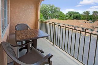 Travelodge by Wyndham Bishop - Bishop - 8