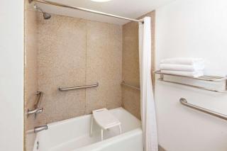 Super 8 by Wyndham Plainview - Plainview - 6