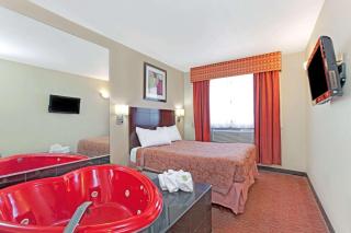 Super 8 by Wyndham Long Island City LGA Hotel - Queens - 2