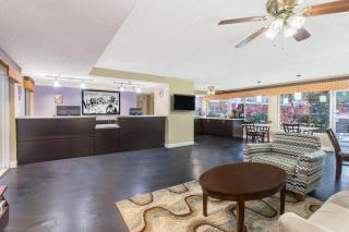 Super 8 by Wyndham Ellenton Bradenton Area - Ellenton - 8