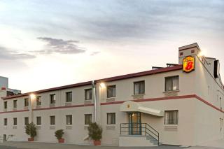 Super 8 by Wyndham Long Island City LGA Hotel - Queens - 8