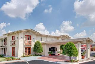 Travelodge by Wyndham North Richland Hills/Dallas/Ft Worth - North Richland Hills - 0