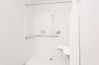 Super 8 by Wyndham Cloverdale Wine Country - Cloverdale - 7