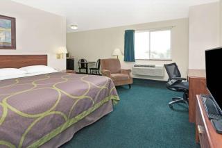Super 8 by Wyndham Windsor - Windsor - 7