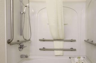 Super 8 by Wyndham Corydon - 7