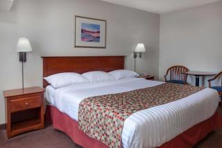 Super 8 by Wyndham Caraquet - Caraquet - 5
