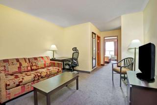 Super 8 by Wyndham Barrie South - Barrie - 5