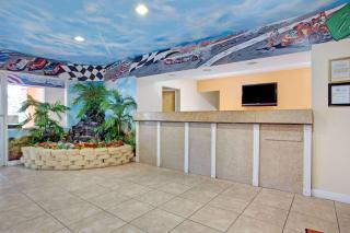 Super 8 by Wyndham Daytona Beach - Daytona Beach - 8