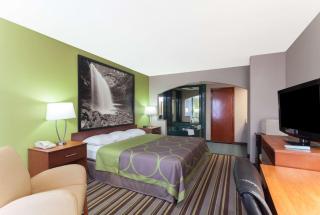 Super 8 by Wyndham Clarksville Northeast - Clarksville - 1