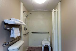 Super 8 by Wyndham Clarksville Northeast - Clarksville - 2