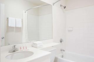 Super 8 by Wyndham Lavonia - Lavonia - 6