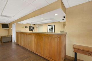Super 8 by Wyndham Oxford - Oxford - 8