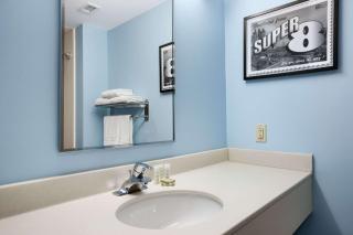 Super 8 by Wyndham Pennsville/Wilmington - Pennsville - 3