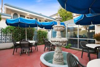 Travelodge by Wyndham Bakersfield - Bakersfield - 2