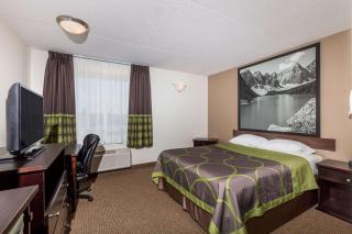 Super 8 by Wyndham Edson - Edson - 1