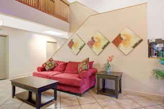 Super 8 by Wyndham St. Louis Airport - Woodson Terrace - 7