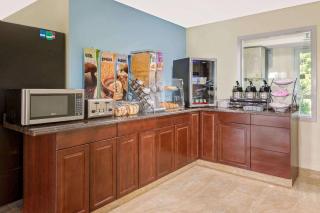 Microtel Inn & Suites by Wyndham Hagerstown by I-81 - Hagerstown - 7