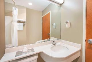 Microtel Inn & Suites by Wyndham Hazelton/Bruceton Mills - Hazelton - 5