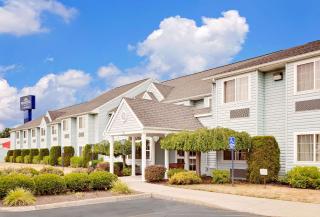 Microtel Inn & Suites by Wyndham Wellsville - Wellsville - 0